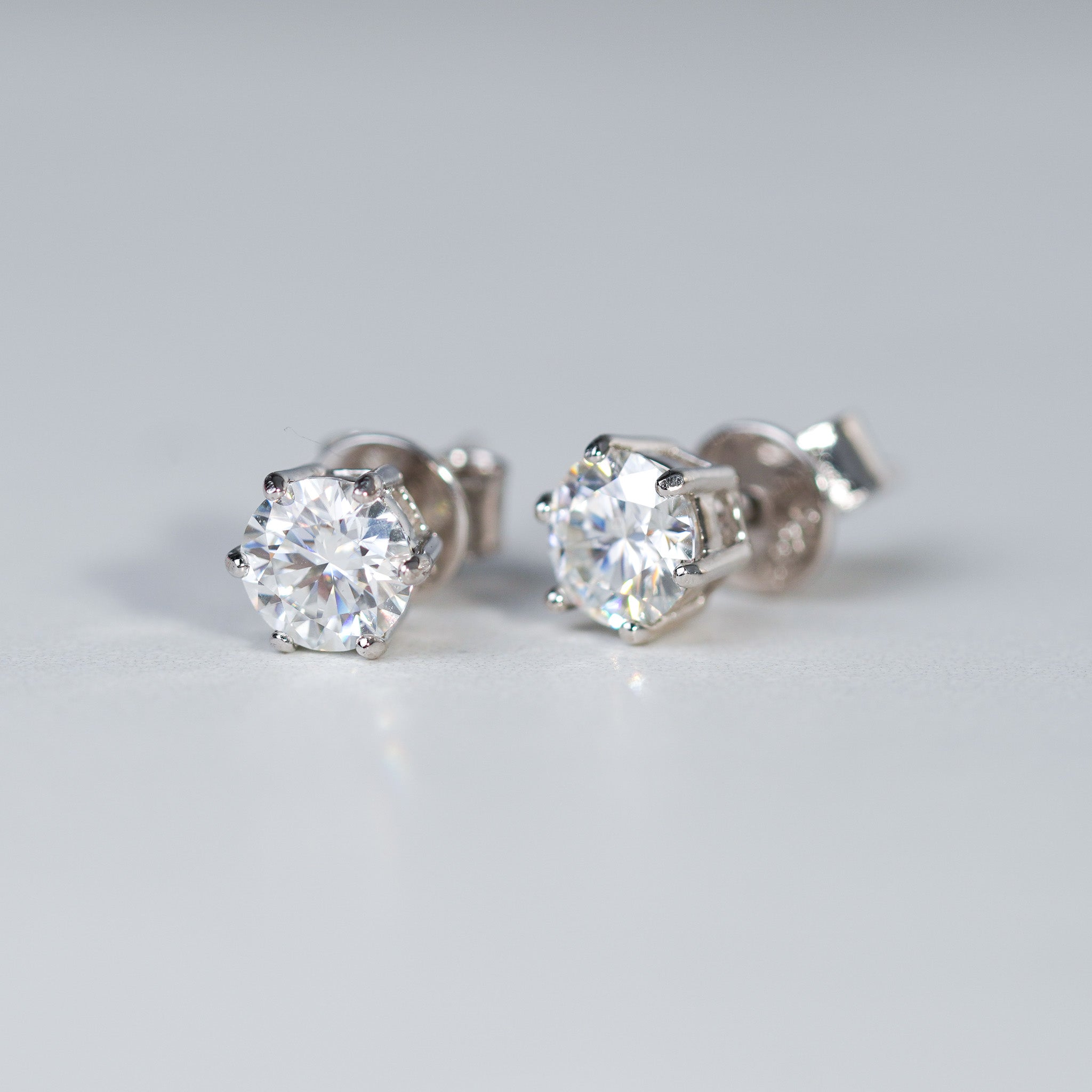 Round Solitaire Stud Earrings - 6 Prongs - Moissanite
