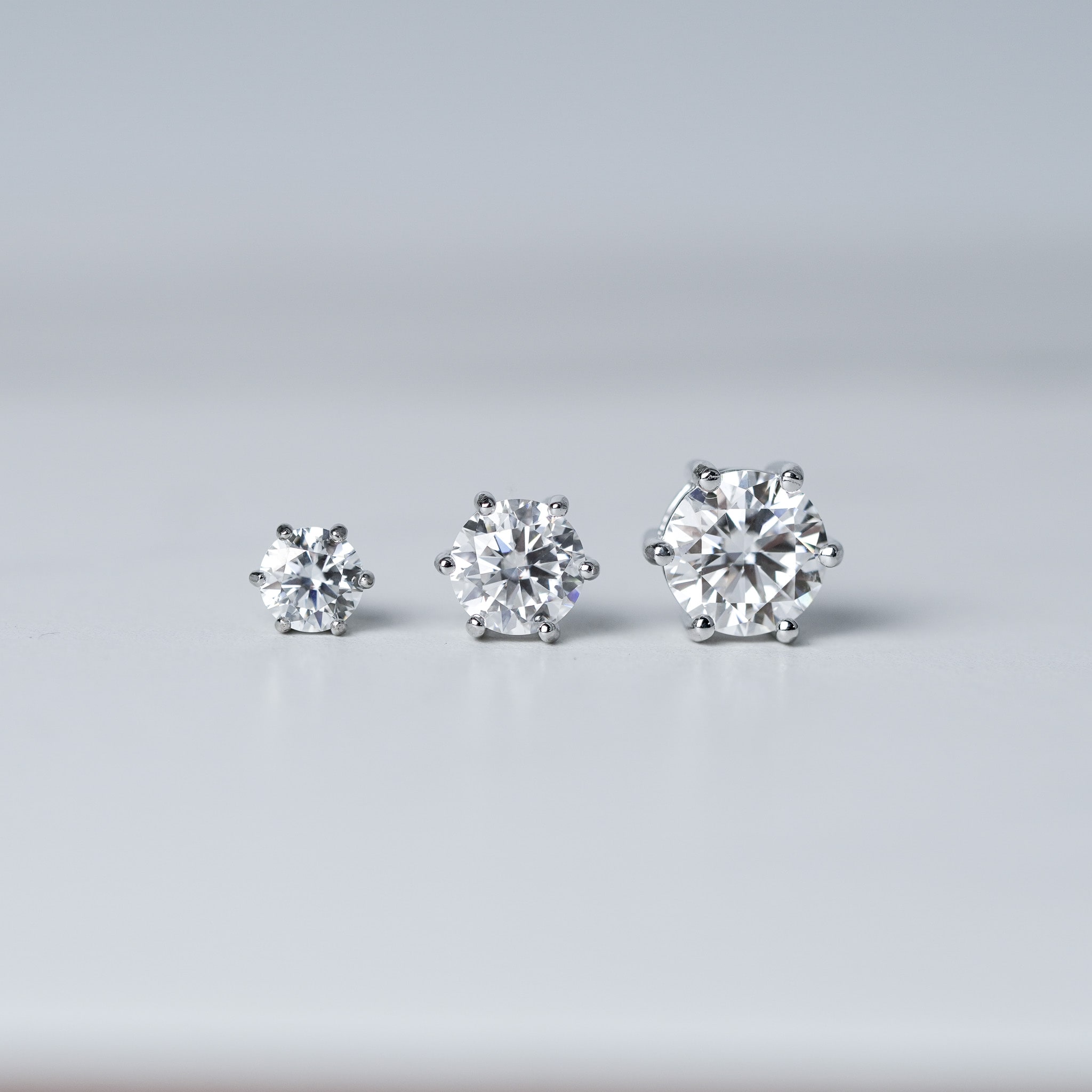 Round Solitaire Stud Earrings - 6 Prongs - Moissanite