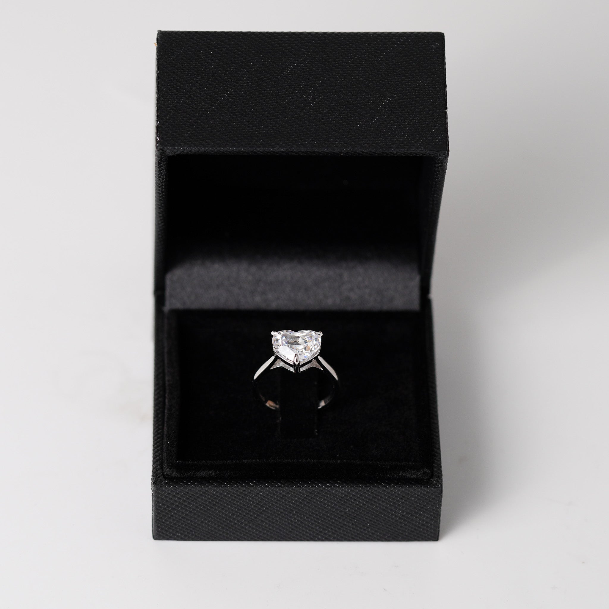 Radiant Heart Ring - Simulated Diamond