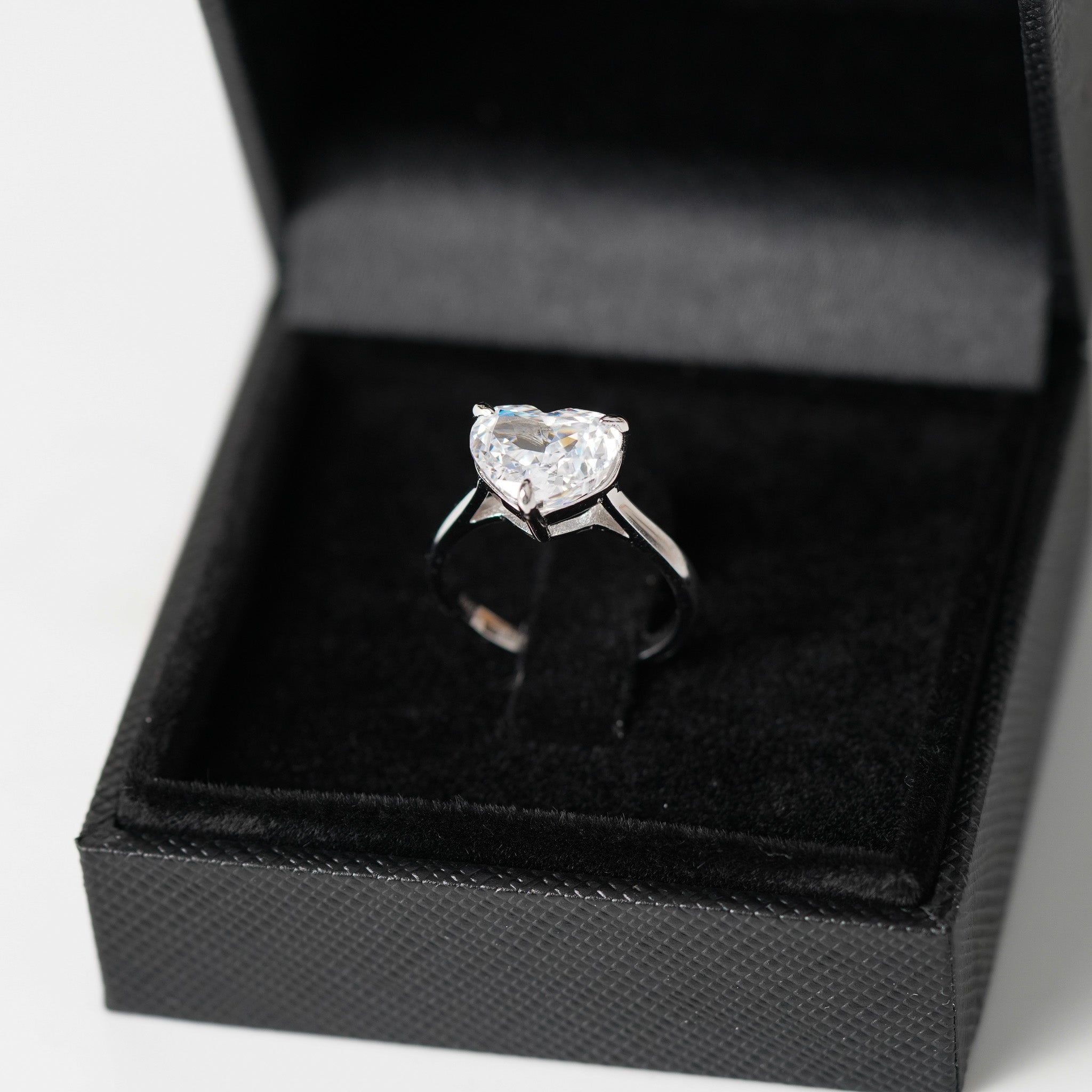 Radiant Heart Ring - Simulated Diamond