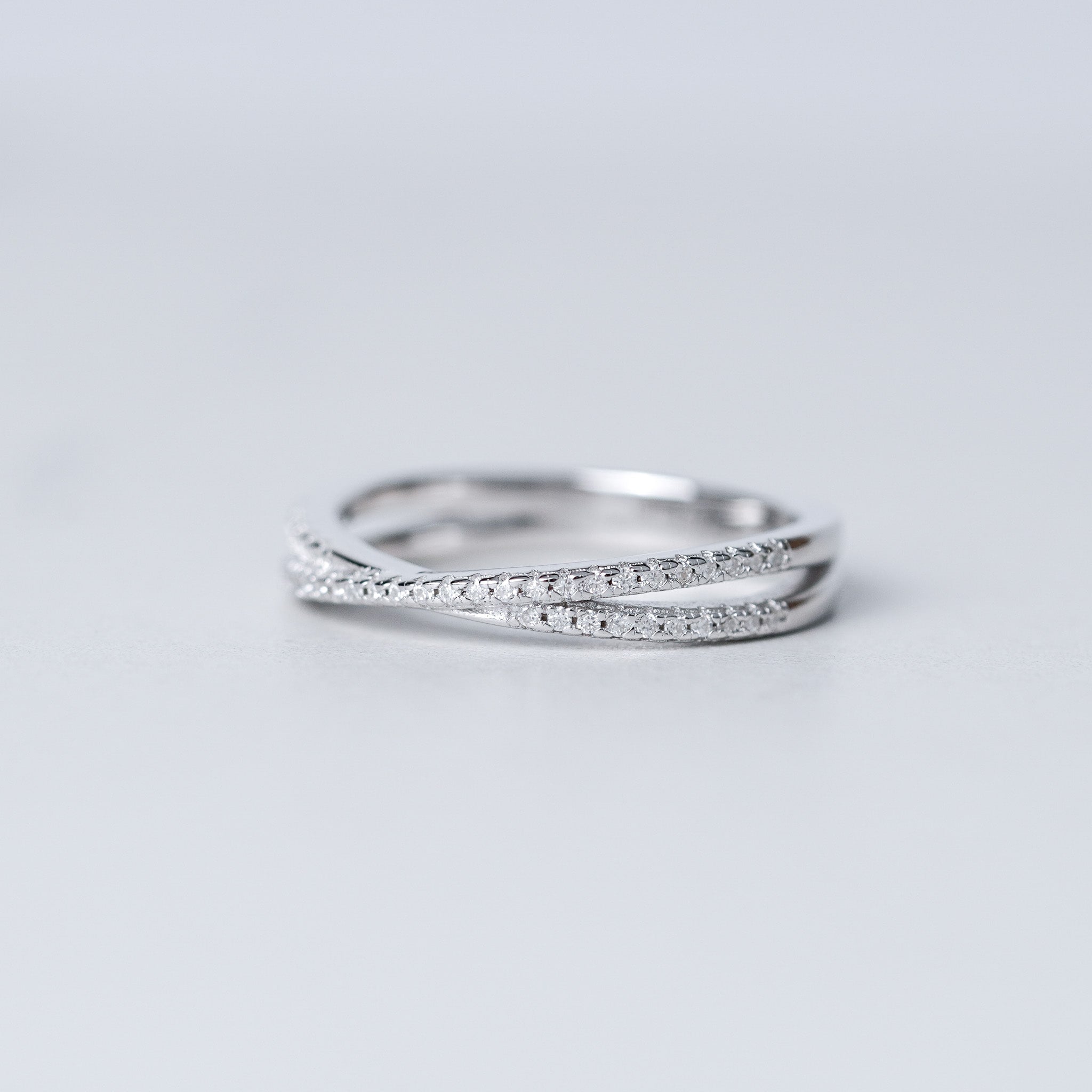 Cross Twist Wedding Band - Moissanite