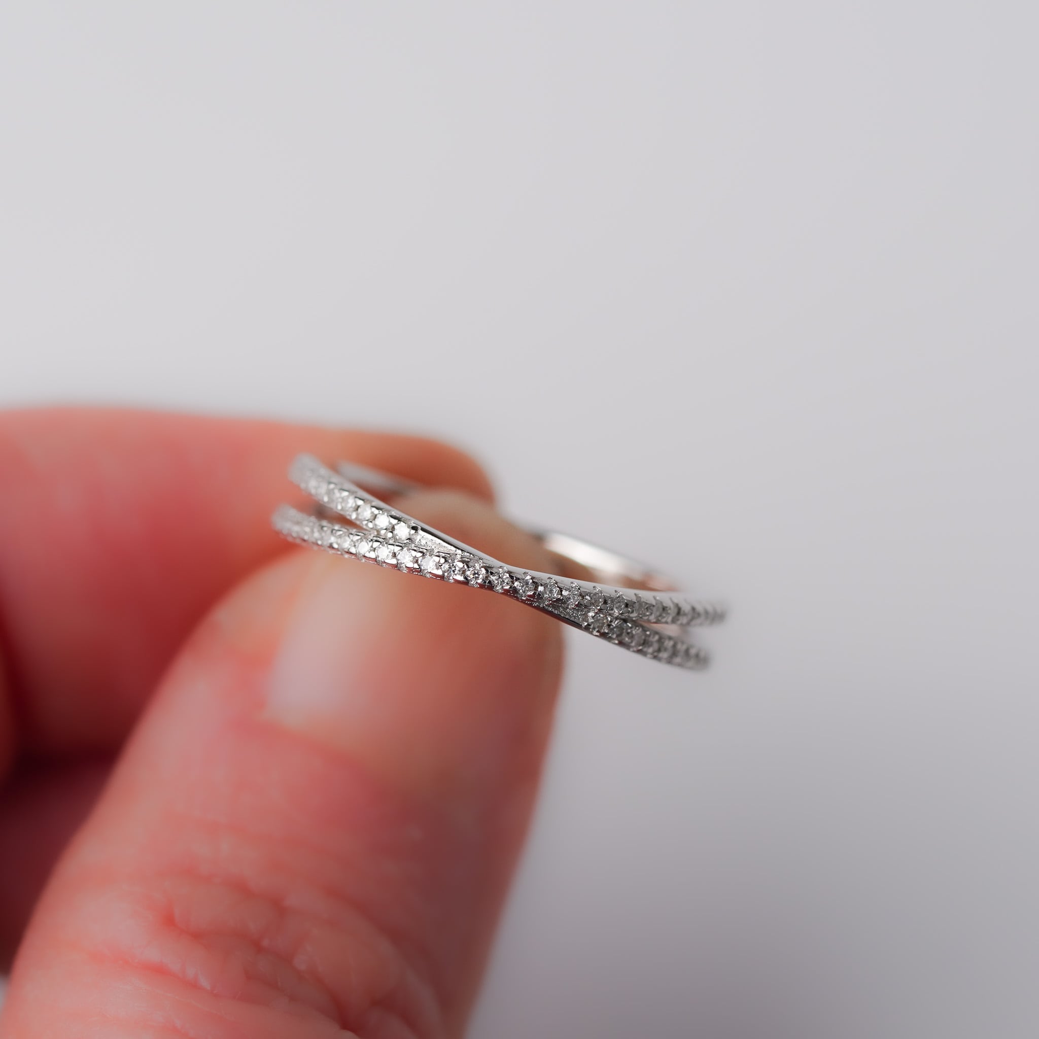 Cross Twist Wedding Band - Moissanite