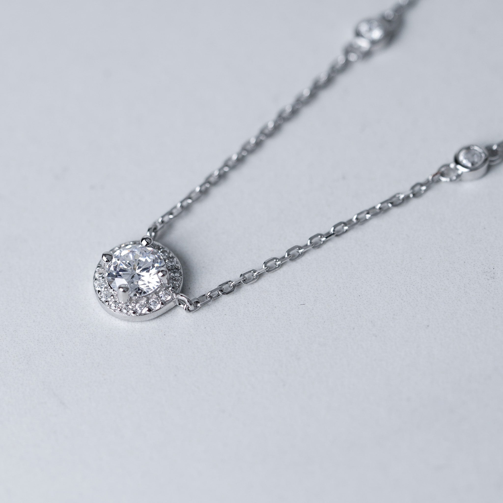 Cute Halo Pendant Necklace | Simulated Diamond