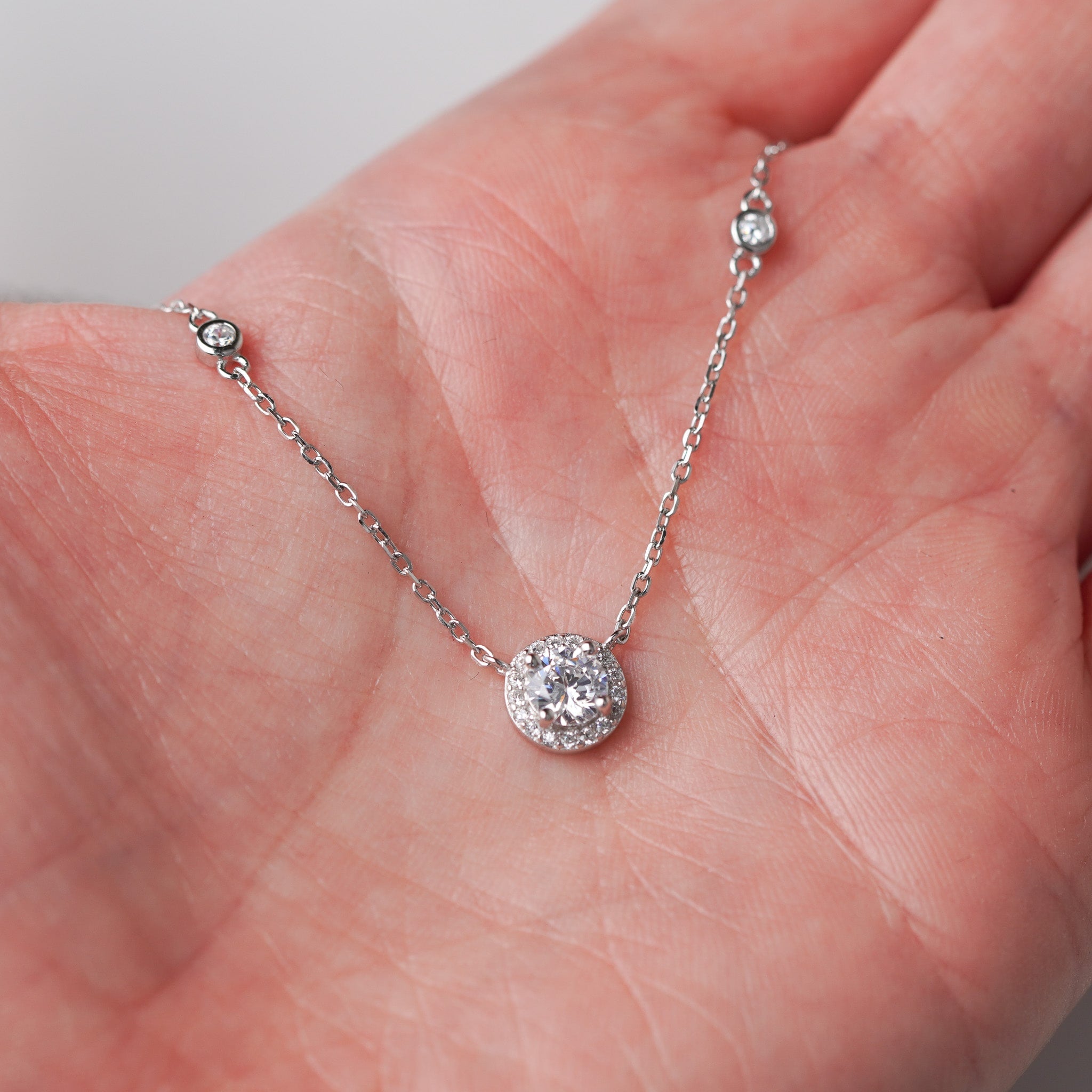Cute Halo Pendant Necklace | Simulated Diamond