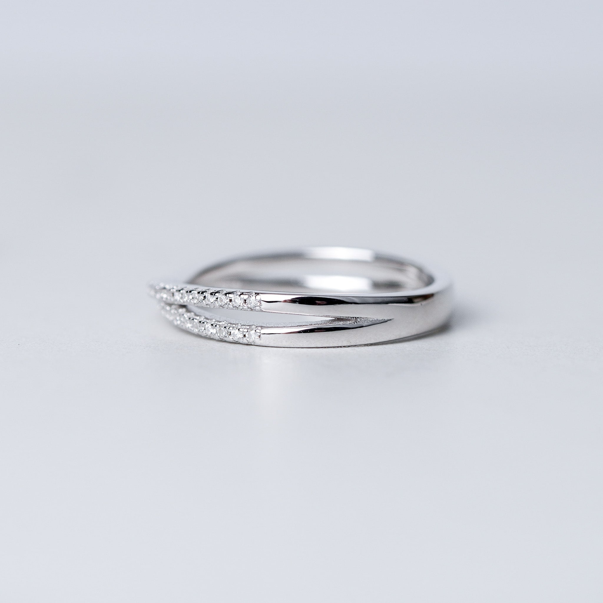 Cross Twist Moissanite Wedding Band