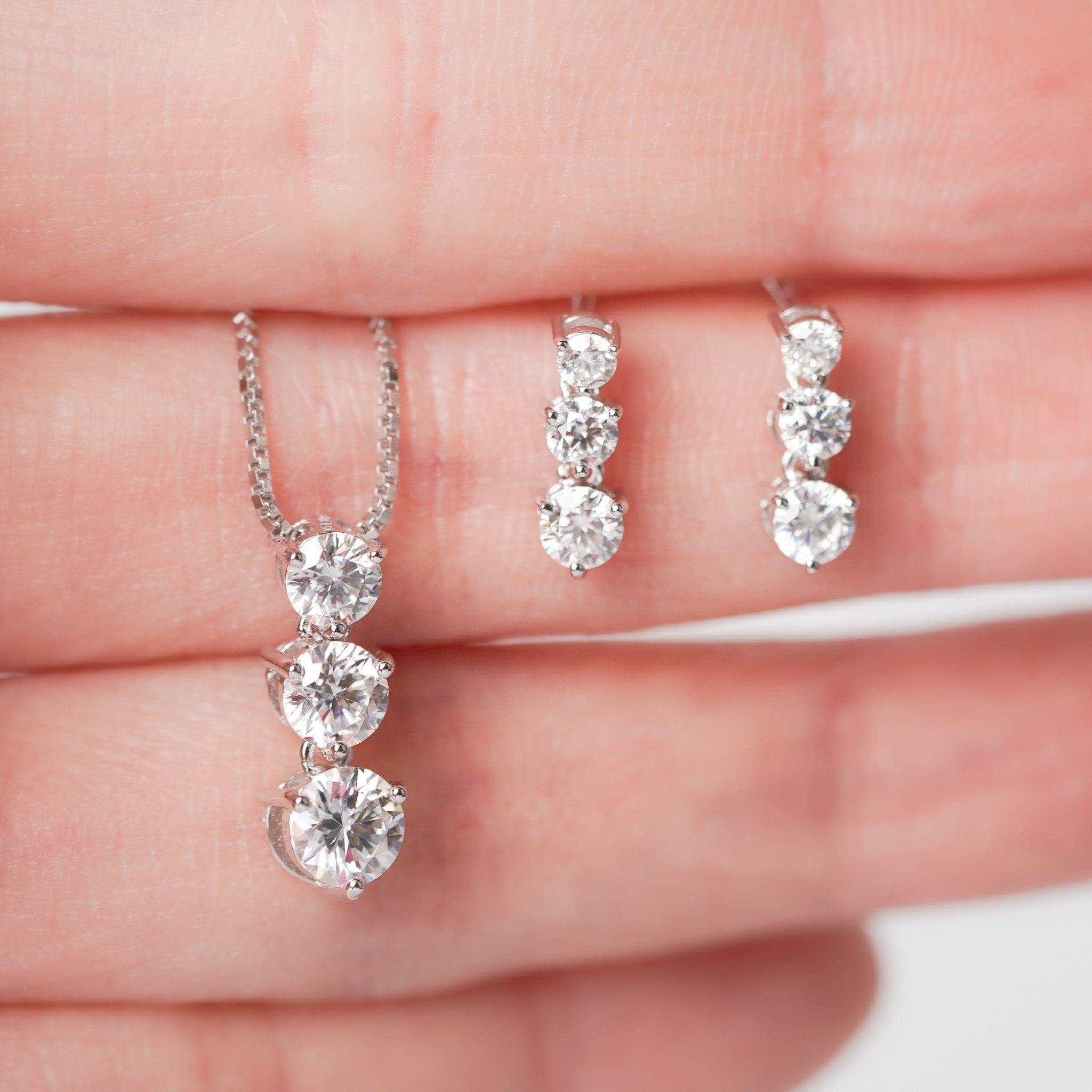 Three-Stone Drop Dangling Pendant Necklace in Sterling Silver – Moissanite